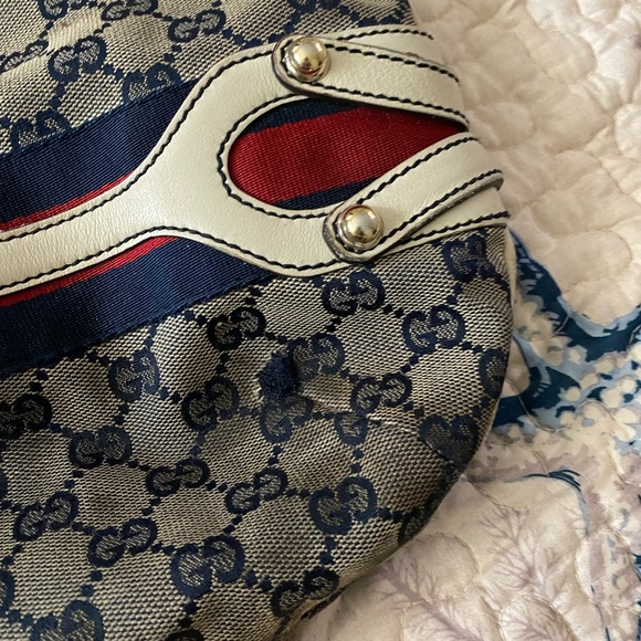Only 12 in the USA Authentic Gucci - Picture 4 of 7
